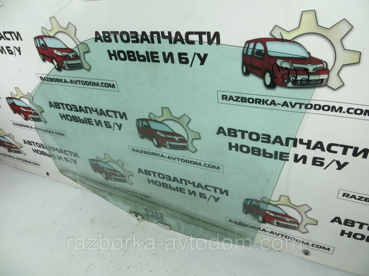 Скло дверей переднє праве MERCEDES-BENZ Vito W638 (1996-2003) ОЕ: A6387200220 OE A6387200420