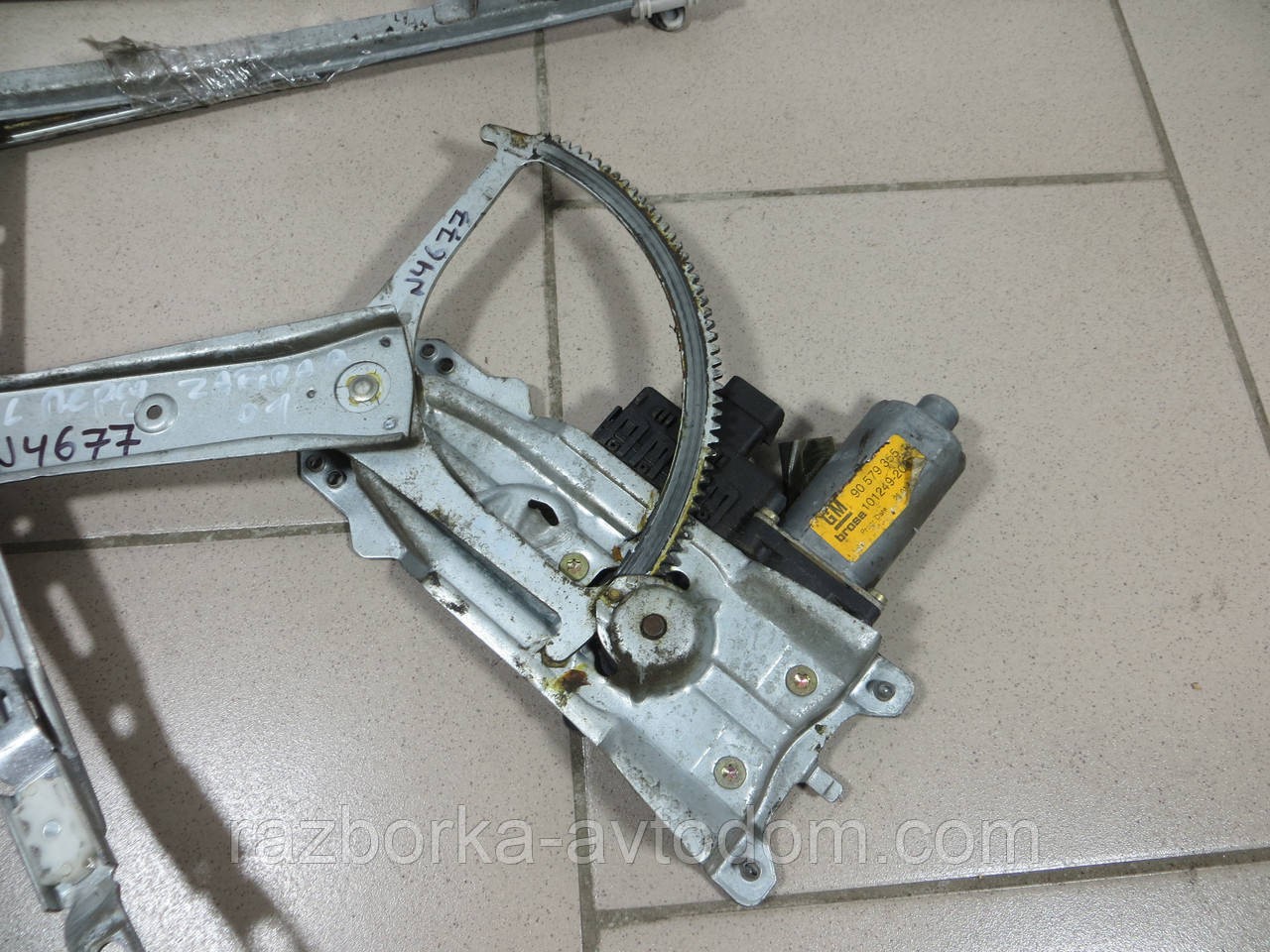 Склопідіймач пер лівий Opel Zafira A (99-05) OEM 6207057
