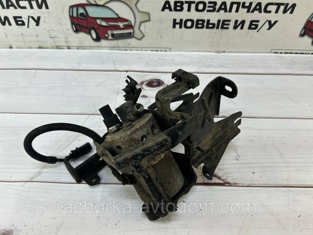 Насос ABS АБС, ESP головного гальмівного циліндра VW Passat B5 (96-05), Audi A6 C5, A4 B5 OE: 8e0614175d