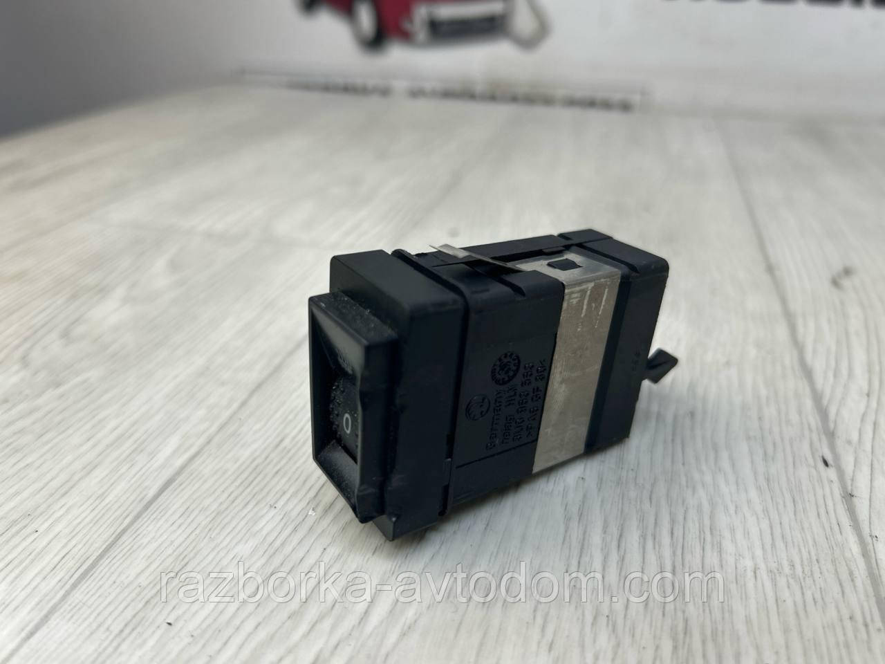 Кнопка підігрівання сидіння SKODA Superb 1 (02-08) OE:3u0963563