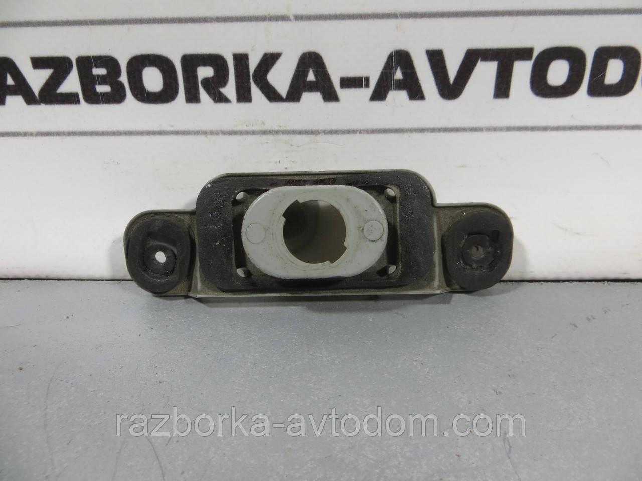 Ліхтар підсвічування номера Hyundai H1, H200, Starex (1997-2007) ОЕ: 925014A510