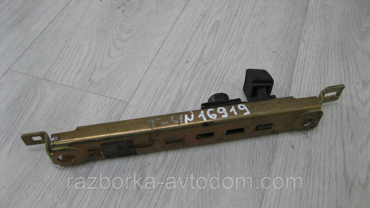 Регулятор висоти ременя безпеки VW T4 (1990-2003) OE: 701857819