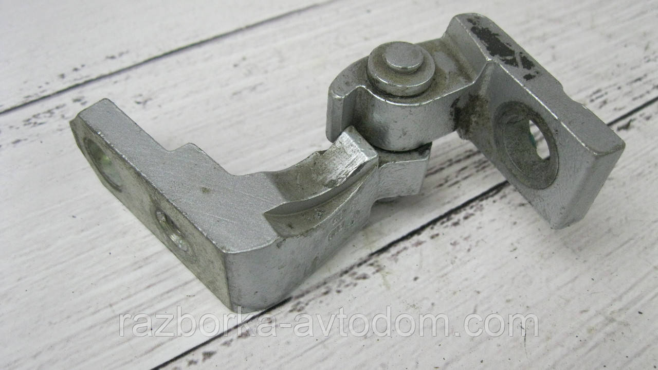 Петля дверей передньої правої верхня VW Touran (2003-2010) OE:6Q0831402B