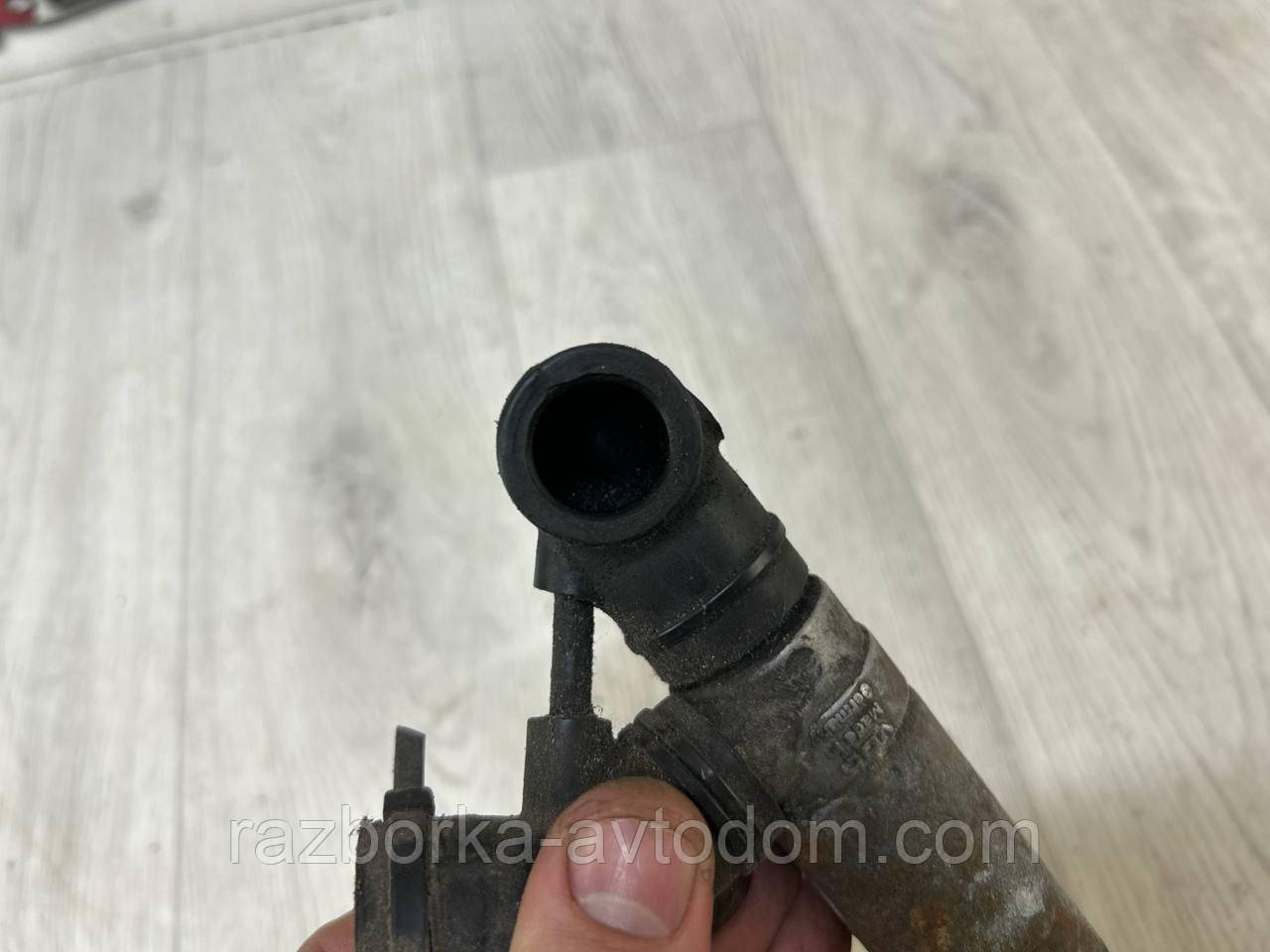 Клапан холостого ходу Mercedes W116 (86-89) OE:0001411625