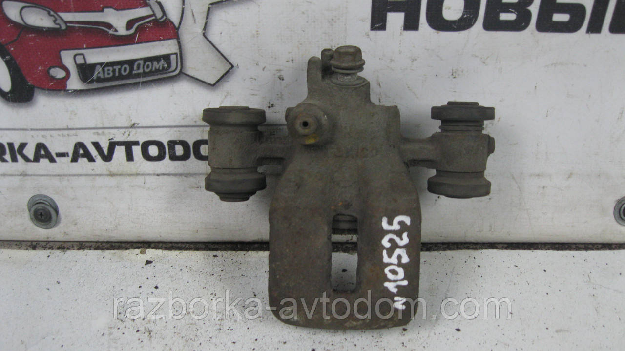 Суппорт передній правий Tokico Nissan Micra K10 (1982-1992) OE:4111001B01