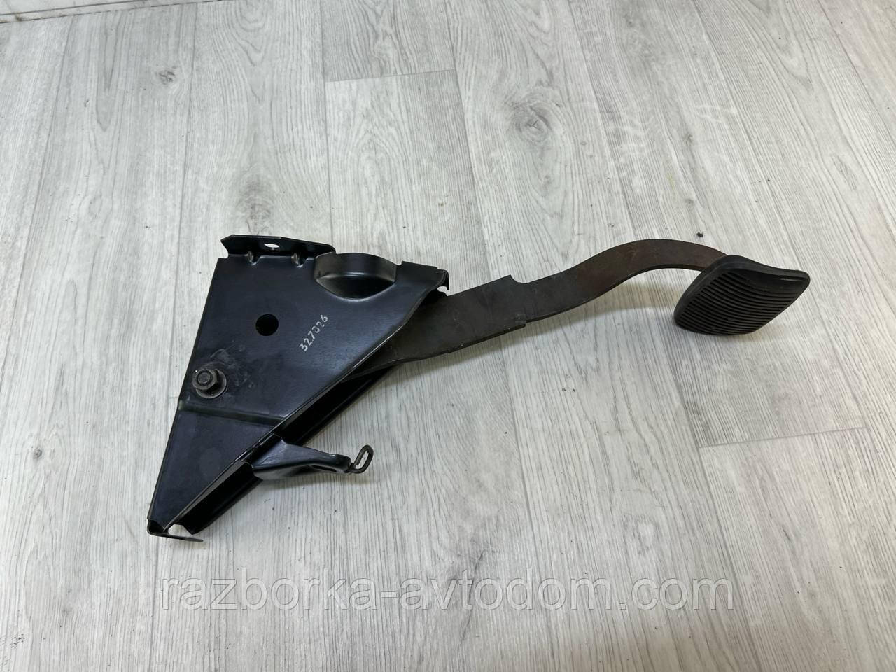 Педаль гальма під АКПП Opel Omega B (93-99) OE:90447483