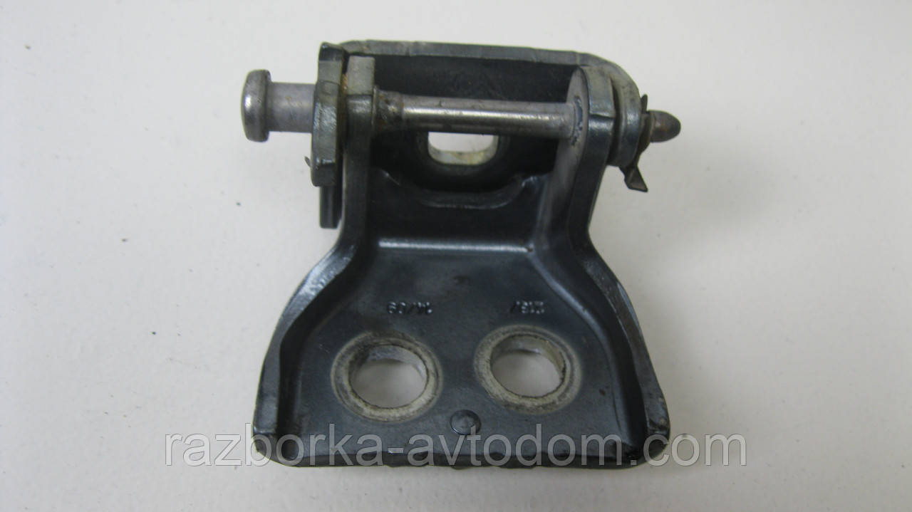 Петля передньої/задньої лівої двері нижня Citroen C4 Picasso (2006-2013) OE:9035V4