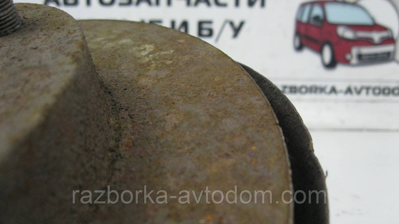 Поворотний кулак/ступиця передній правий Nissan Maxima A32 (1994-2000), Bluebird U11 (1983-1990) OE:40014D4015