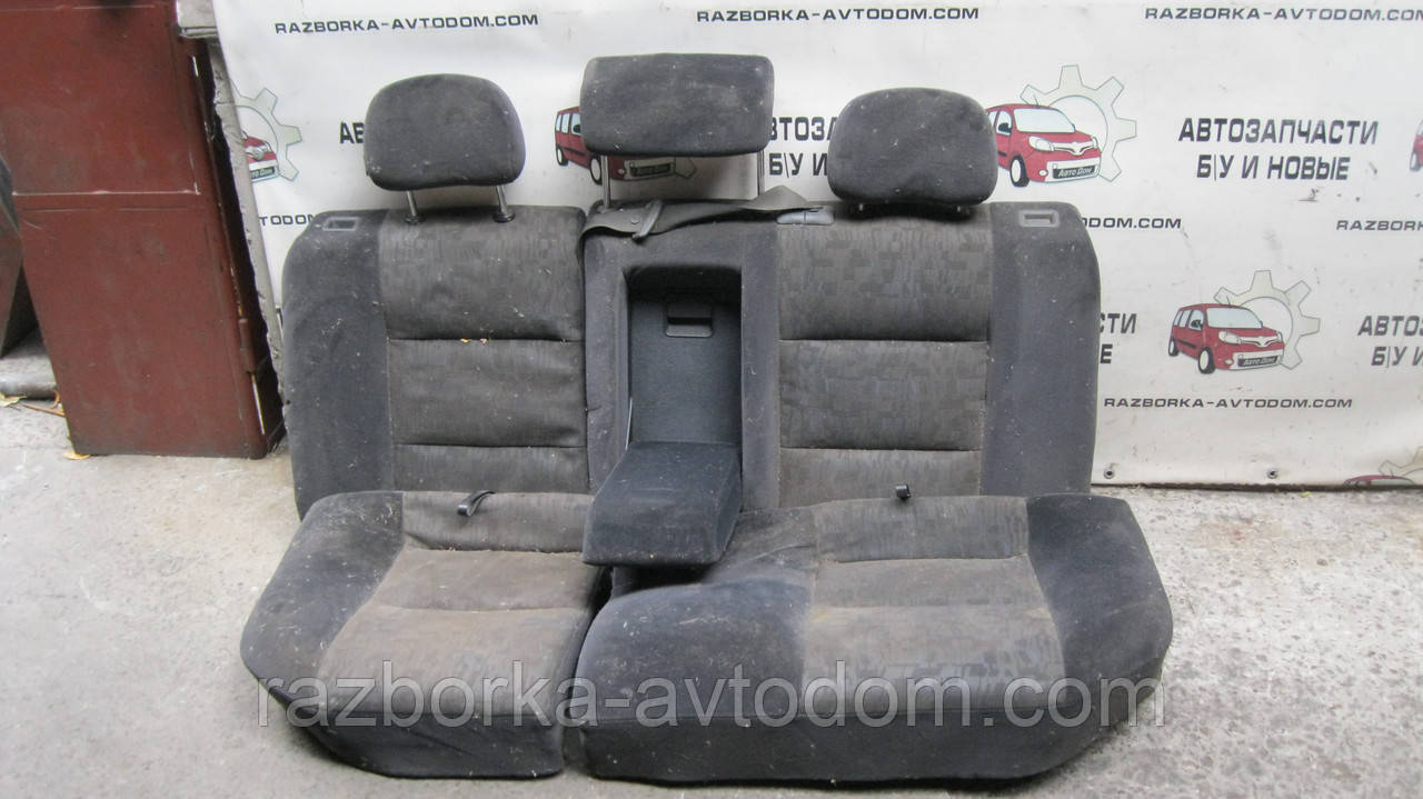 Сидіння задні комплект Opel Combo (01-12) OE:13205633 Дефект: Вимагає чищення