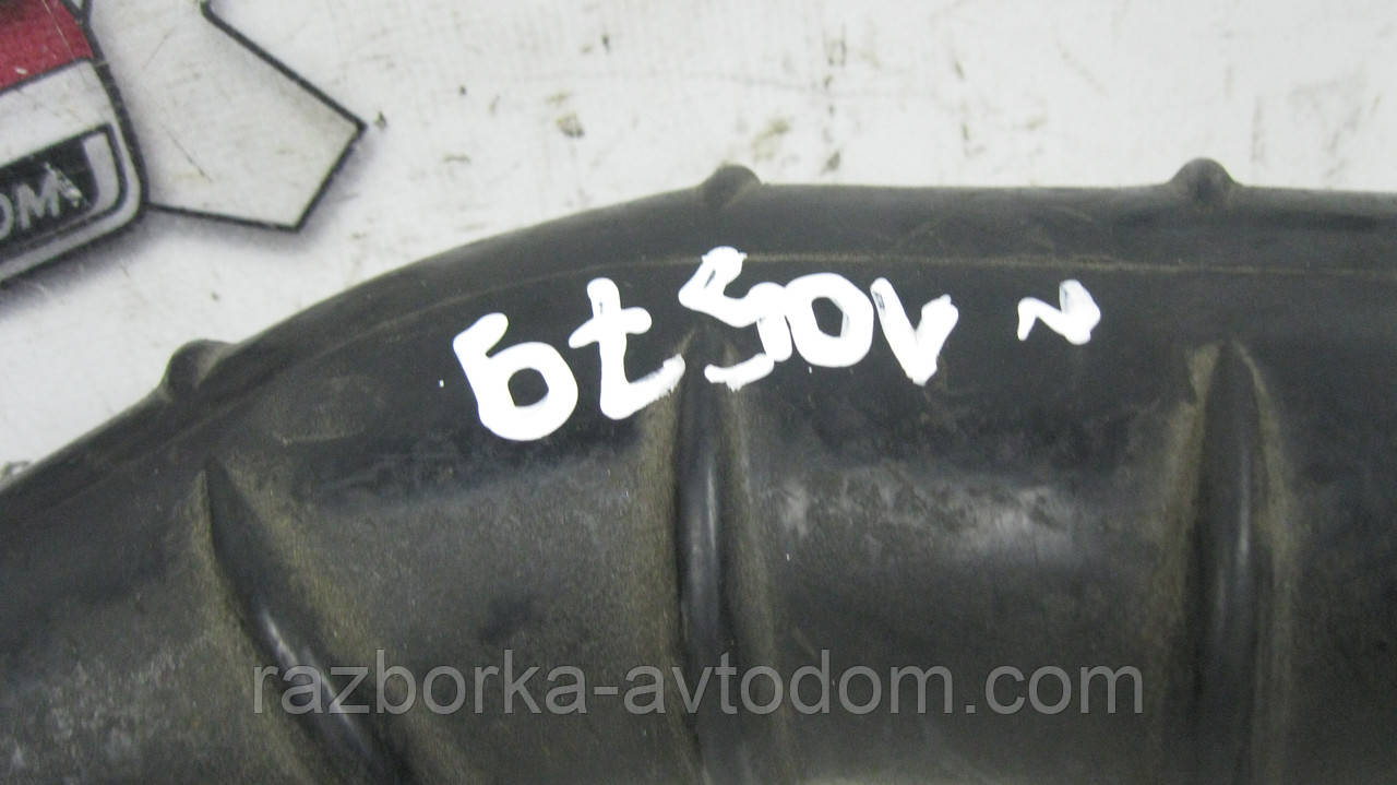 Патрубок повітряного фільтра Mitsubishi Lancer (1985-1992) OE:MD074409