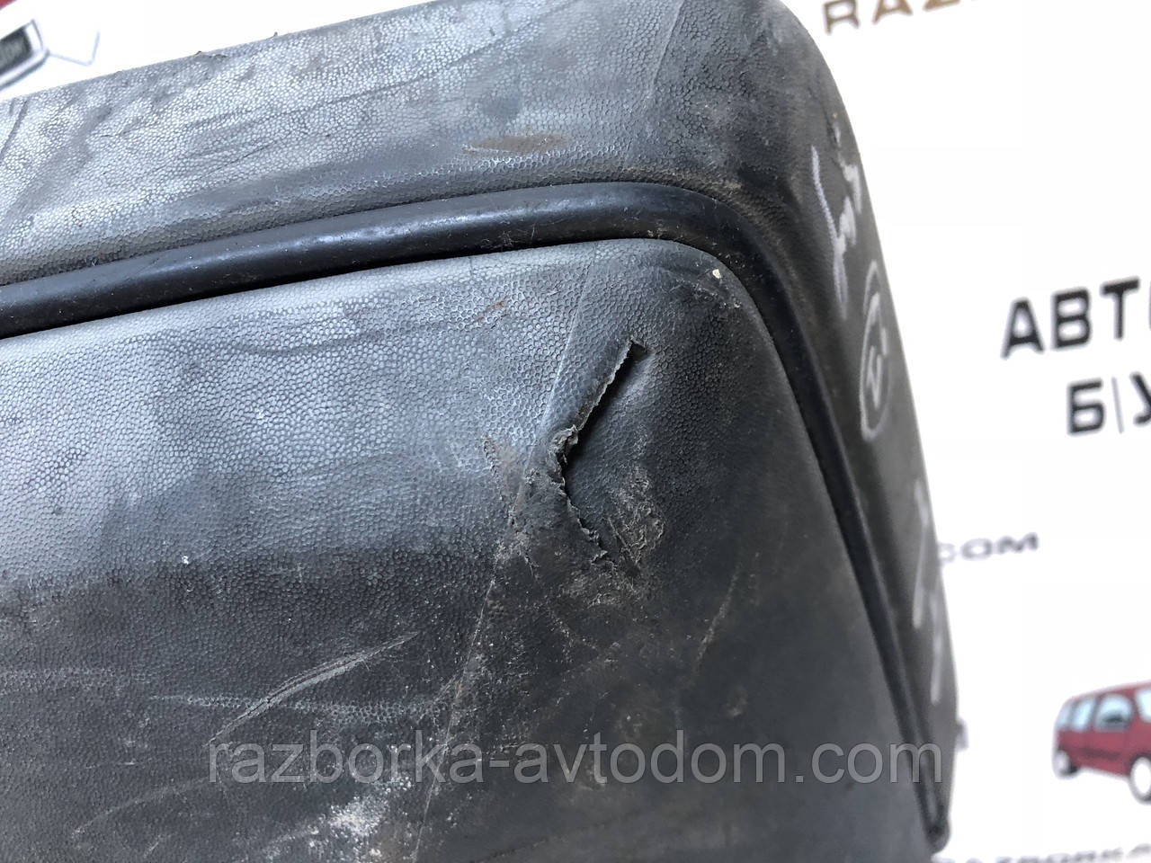 Бампер задній універсал VW Passat B2 (80-85) 331807421H