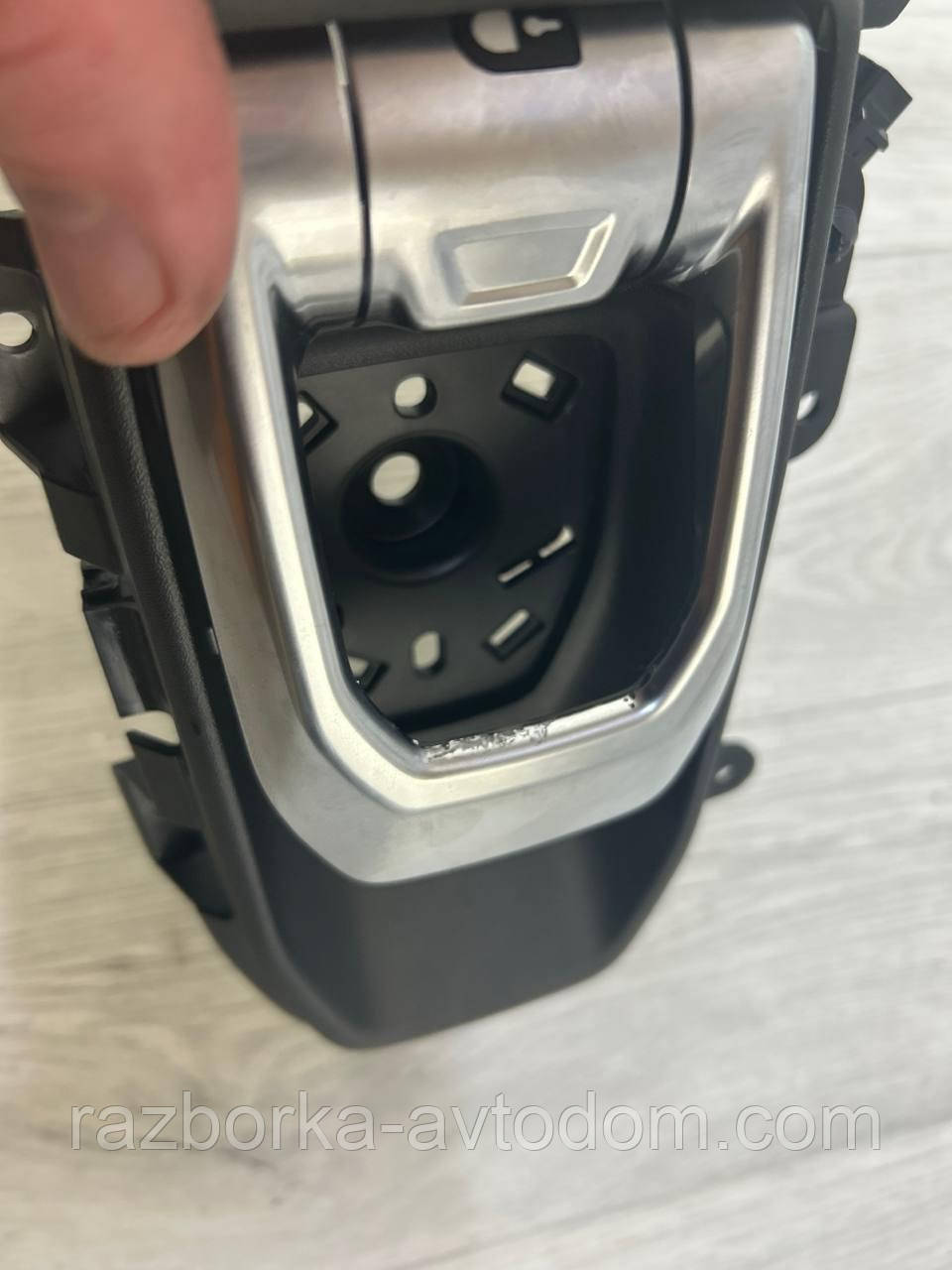 Ручка внутрішня передньої правої двері Jeep Frangler jl (18-24) OE:68282334ad Дефект: нікльованої частини