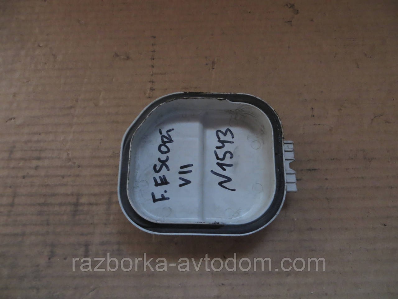 Кришка фари ліва Ford Escort (95-00) OEM 95AG13K060BA