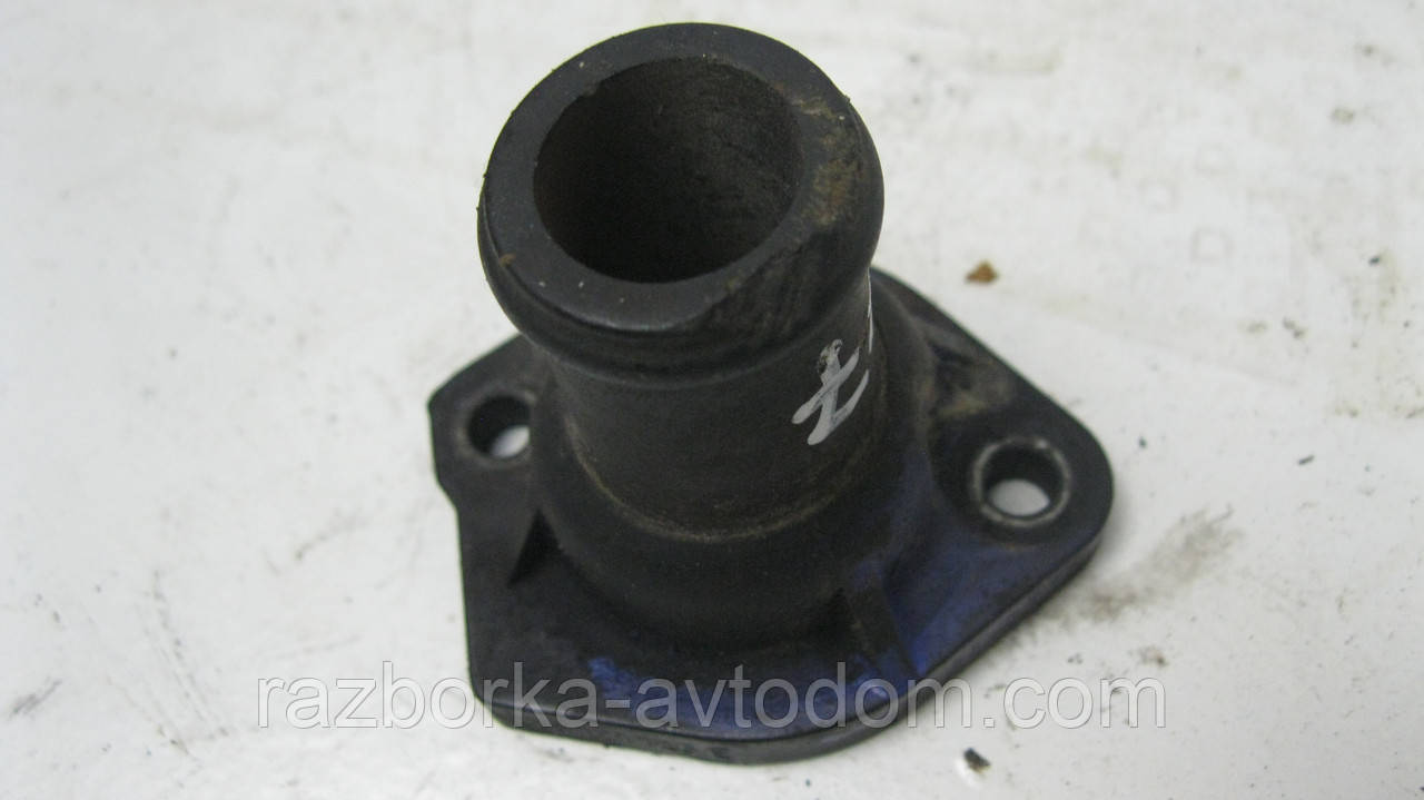 Фланець системи охолодження (трійник) VW Golf 3, Passat B4, T4 1.9 TDI OE:026121144E OE 37121145