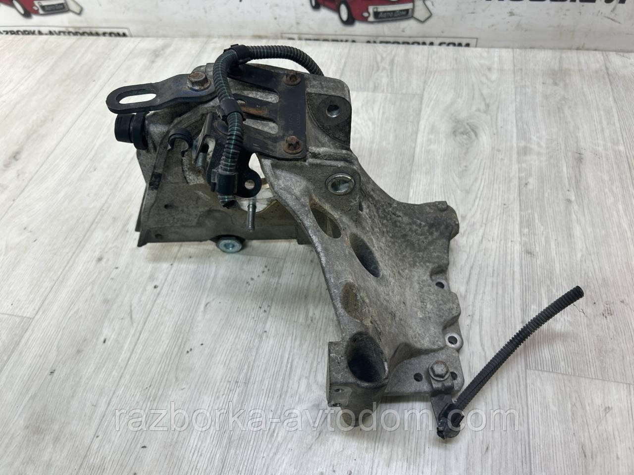 Кронштейн кріплення тнвд 1.9DTI Opel Zafira B, Astra H, Vectra C OE:55187918