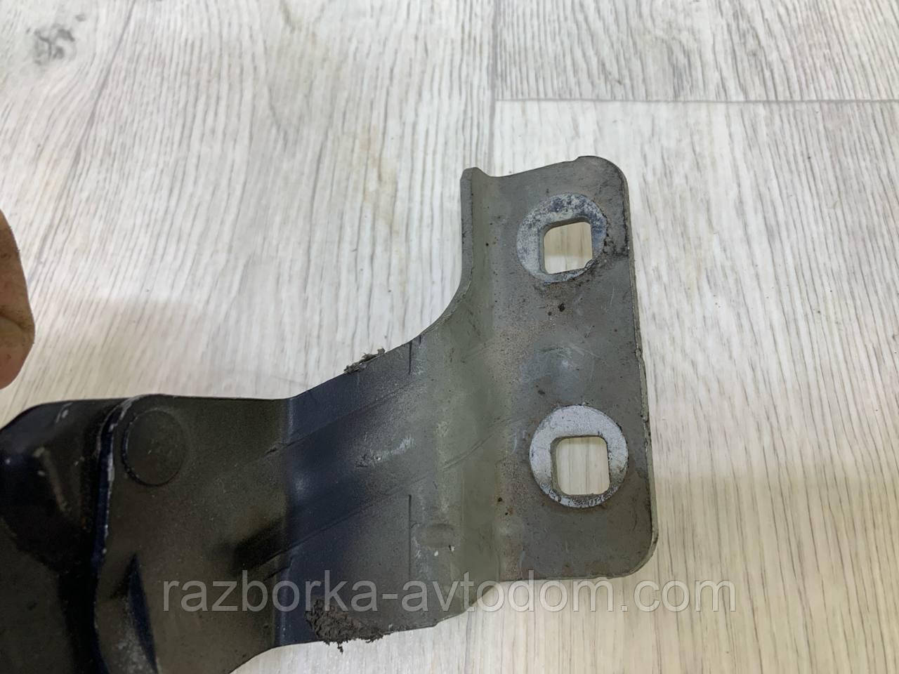 Навіс капота лівий (петля) Renault Megane (2003-2008) OE: 8200011074