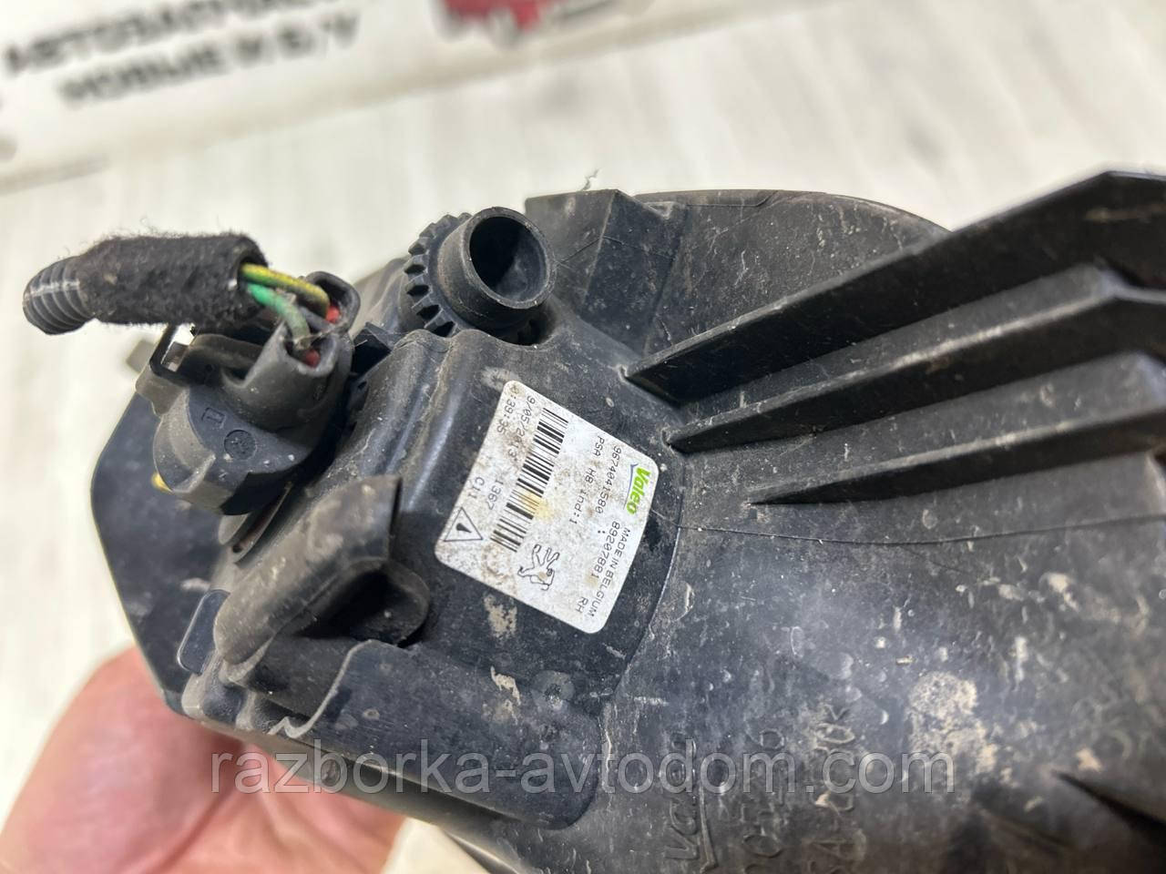 Фара протитуманна передня права Peugeot 308 (11-13) OE:90005276, 9674041580