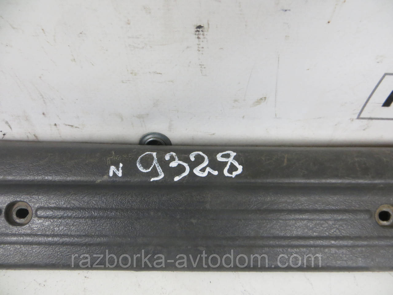Накладка переднього порога Mitsubishi Pajero Sport 1 (1997-2009) OE:MR227572