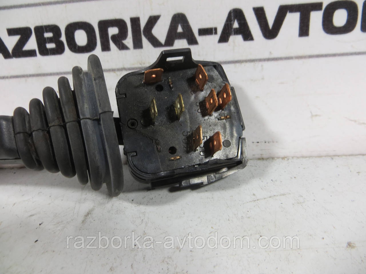 Підкермовий перемикач правий Opel Astra OEM 90243394