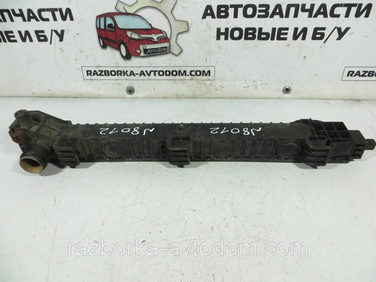 Бачок радіатора основного (охолодження) (маленький) МКПП 2.2CDI, 2.3 16 V, 2.3TD Mercedes Vito 638 (1996-2003 OE A6385013001