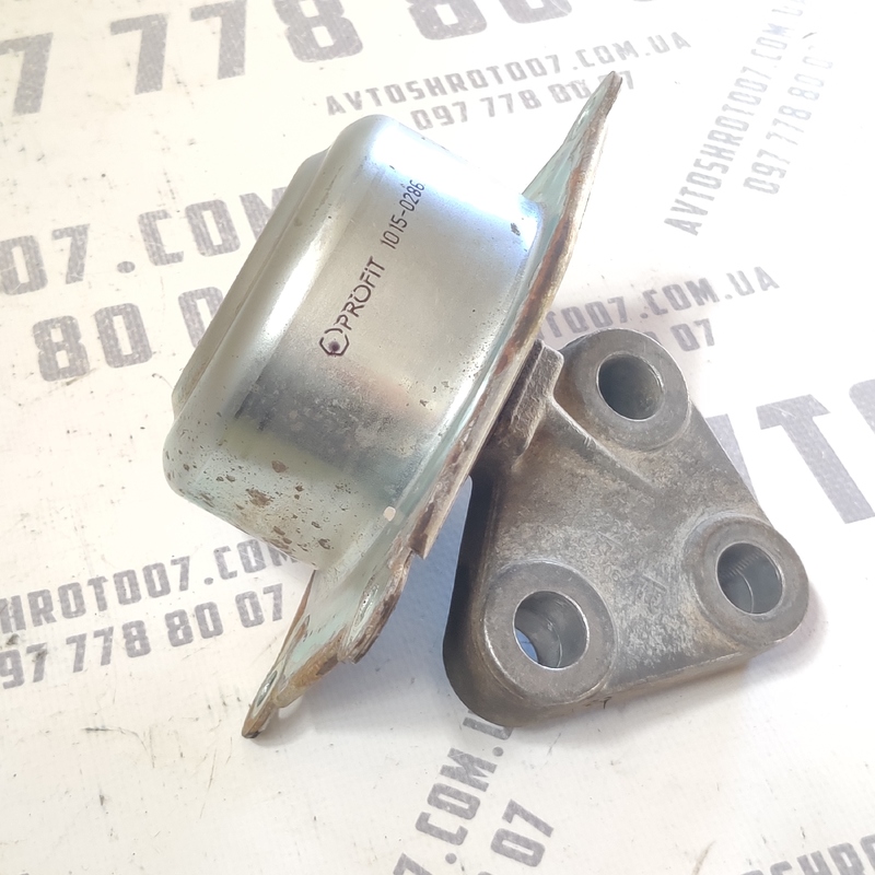 Подушка двигуна ліва Opel Astra G (97-04) 2.0D 90538543