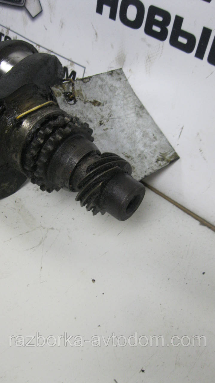 Колінвал Opel Rekord E (1977-1986), Omega A (1986-1993) 2.0 OE:90180850