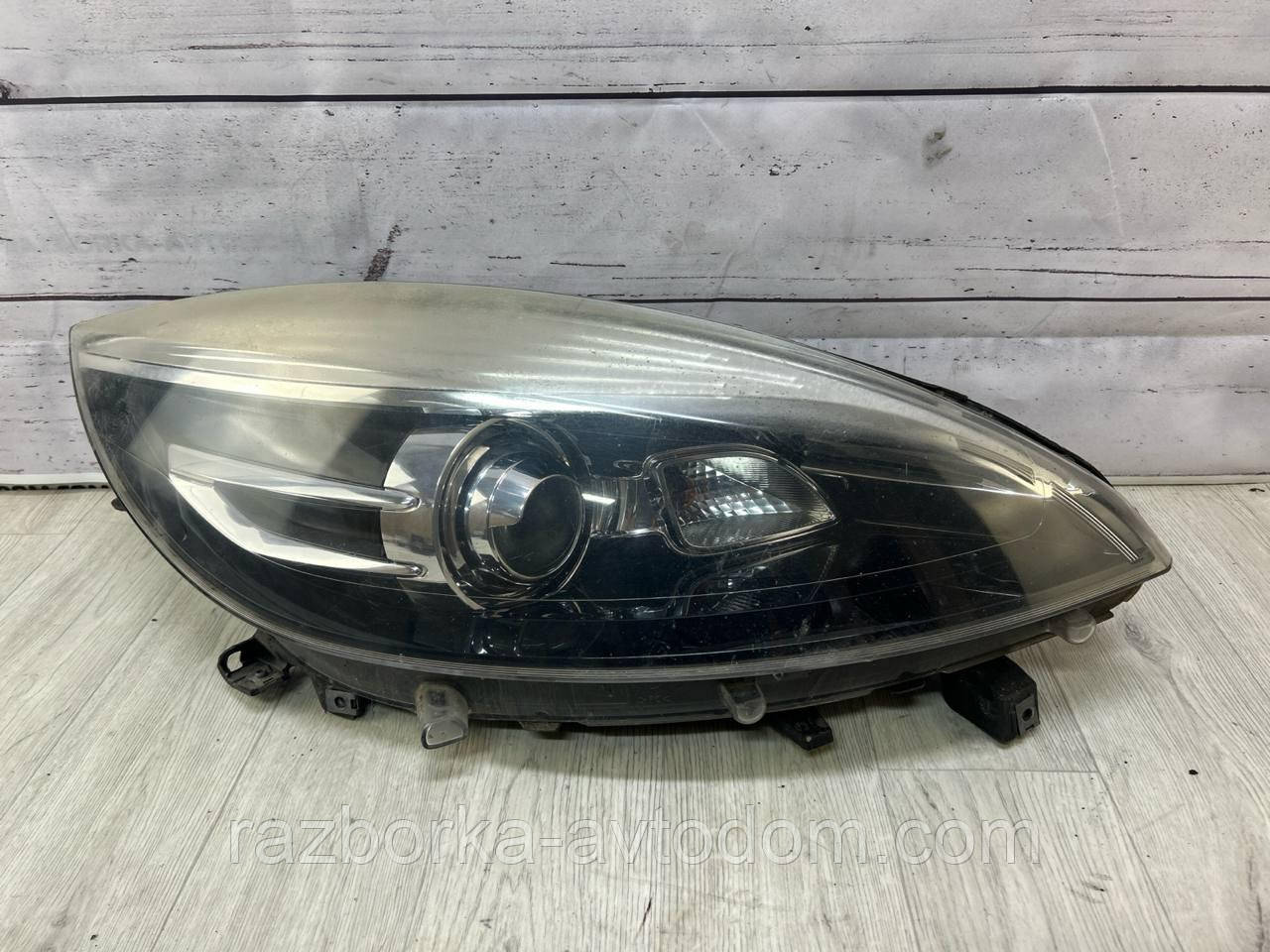 Фара права (ксенон) Б/У оригінал RENAULT SCENIC 3 (13-16) OE:260108323R