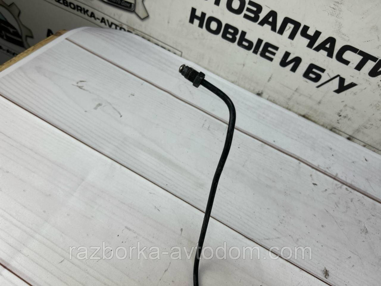Трубки гальмівні (комплект) до головного гальмівного циліндра VW Passat B5 (96-05) OE: 8E1614772D