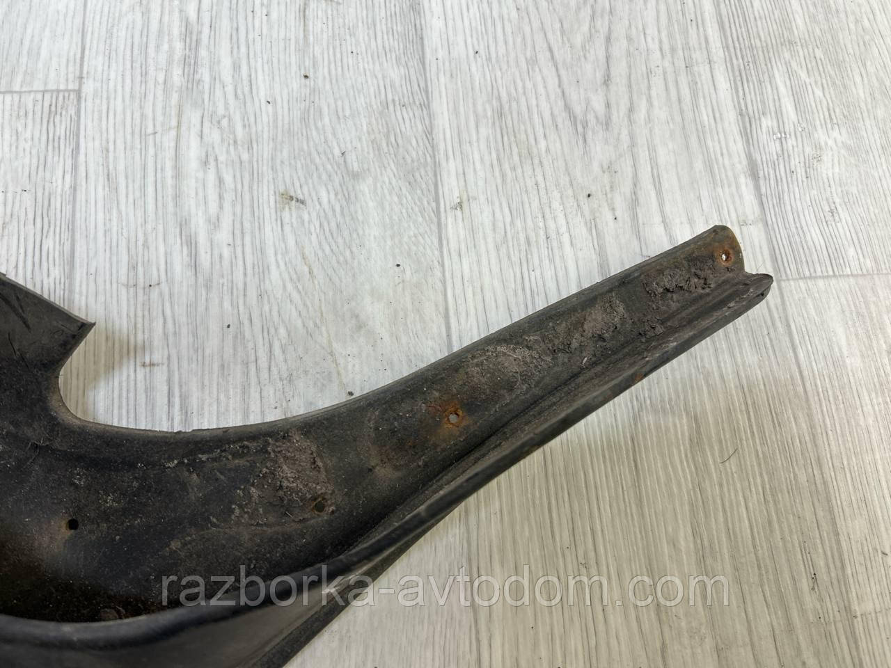 Бризовик Передній правий Opel Omega B (96-99)