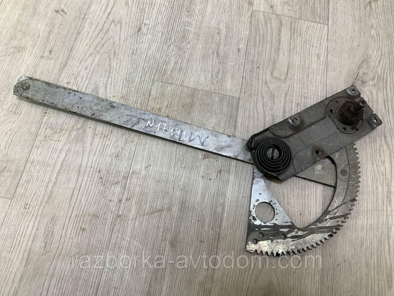 Склопідіймач механічний правий Mercedes Vario (1996-2013), OE: A0007200346