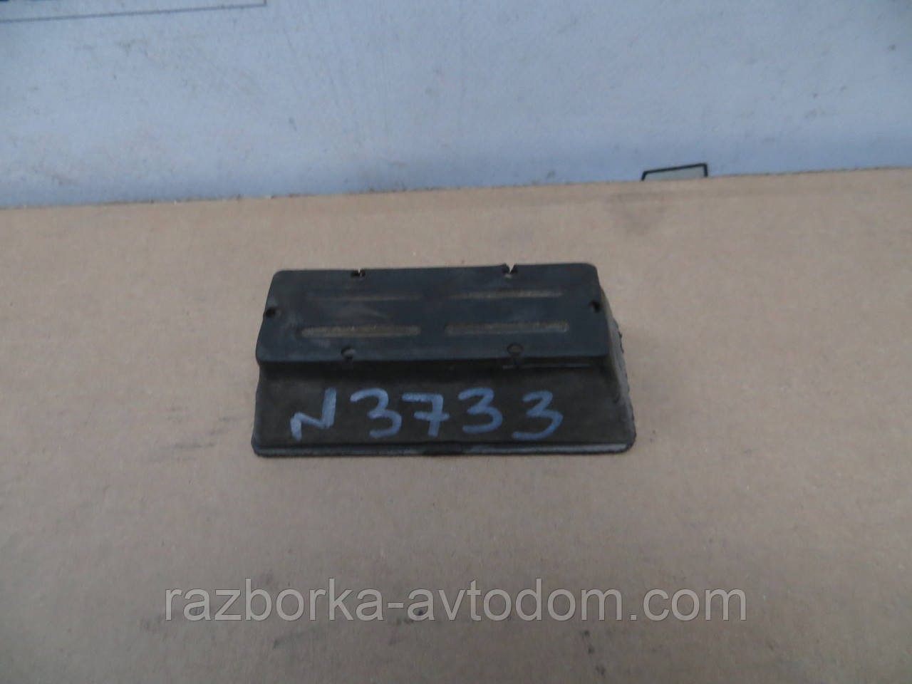 Подушка передньої ресори права Mercedes Benz Sprinter /VW LT (95-06) OE:9013221119