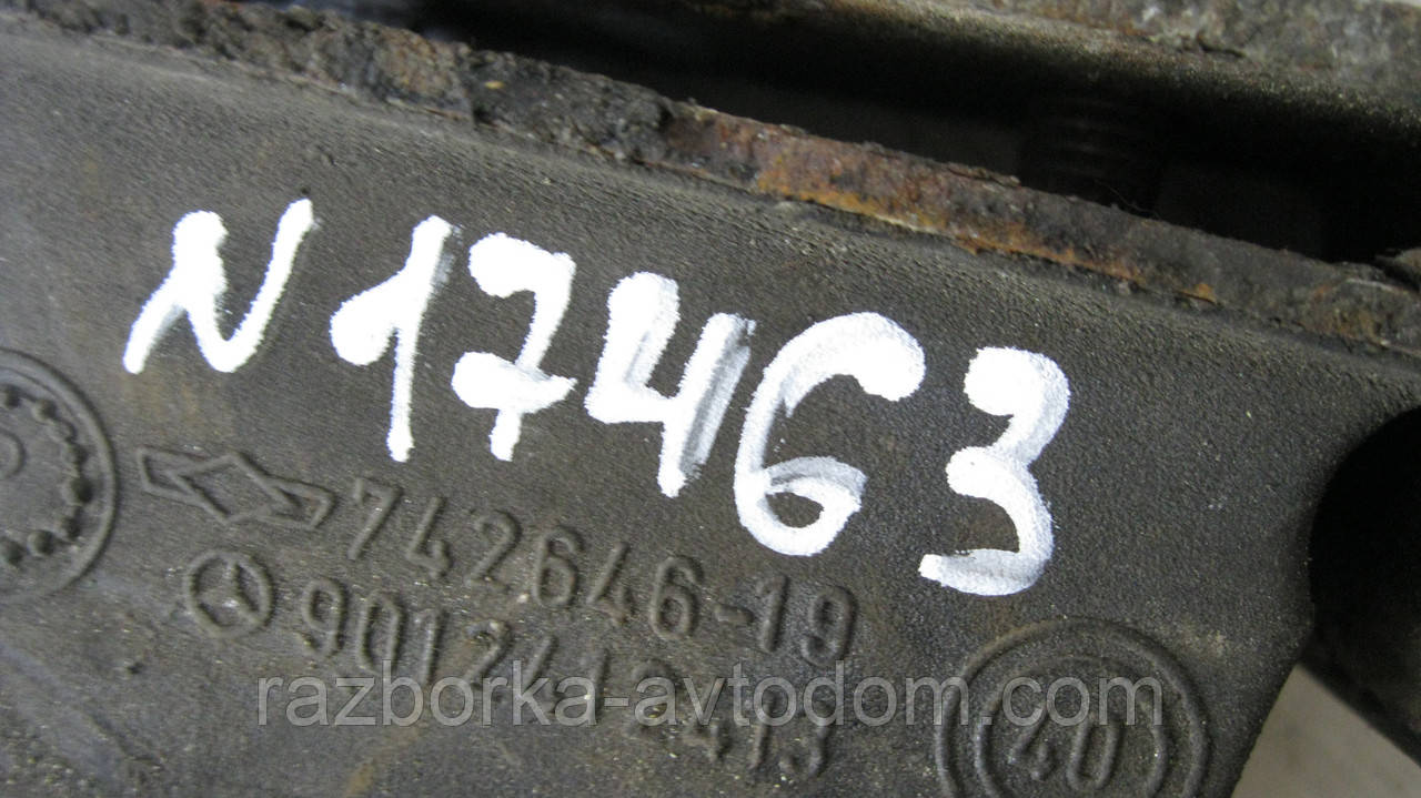 Подушка двигуна передня Mercedes Sprinter (1995-2006) A9012412413, 9012412413