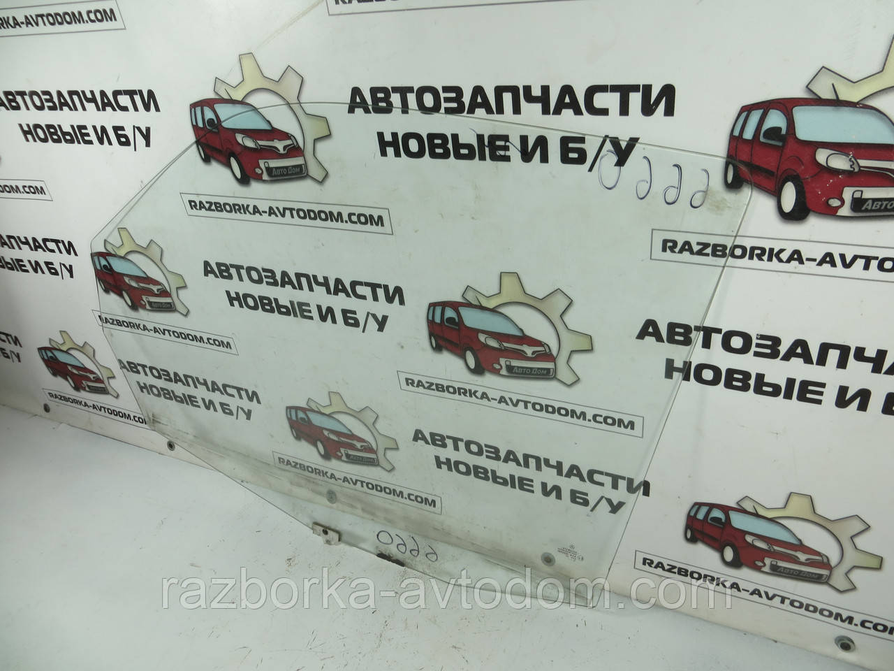 Скло дверей переднє праве MERCEDES-BENZ Vito W638 (1996-2003) ОЕ: A6387200220 OE A6387200420