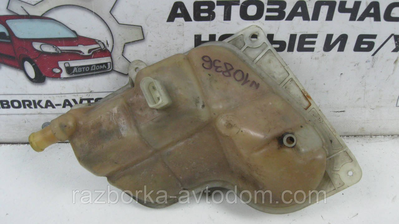 Розширювальний бачок VW Passat B5 (1997-2000) OE:8D0121403L