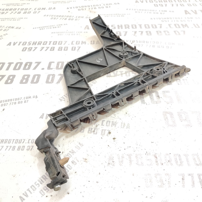 Кронштейн бампера Audi A4 B8 07-15 2.0D задній правий