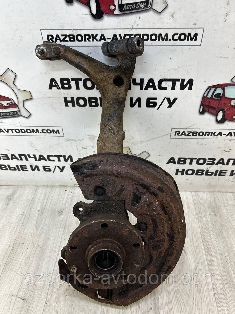 Поворотний кулак передній правий з ABS 38 шліц (цупфа/тупиця) SKODA Superb 1 (02-08) OE: 8d0407258ar