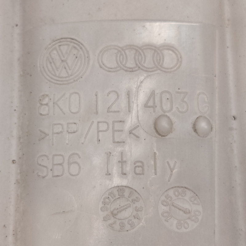 Бачок омивача лобового скла Audi A4 B8 (07-15) 2.0 Дизель