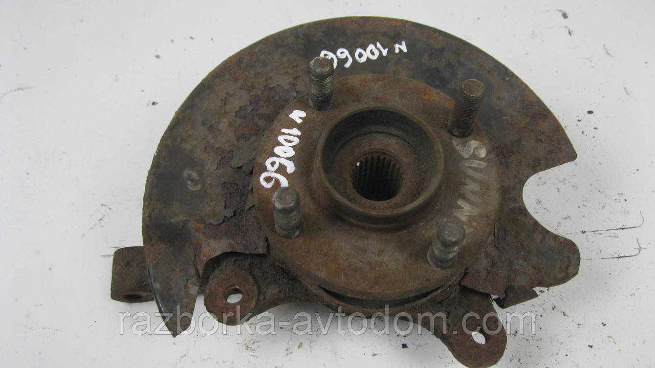 Поворотний кулак/ступиця передній лівий Nissan Sunny N13 (1986-1990) OE:4001550A00