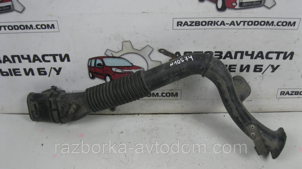 Патрубок повітряного фільтра Nissan Primera P10 (1990-1996) OE:1655490J01