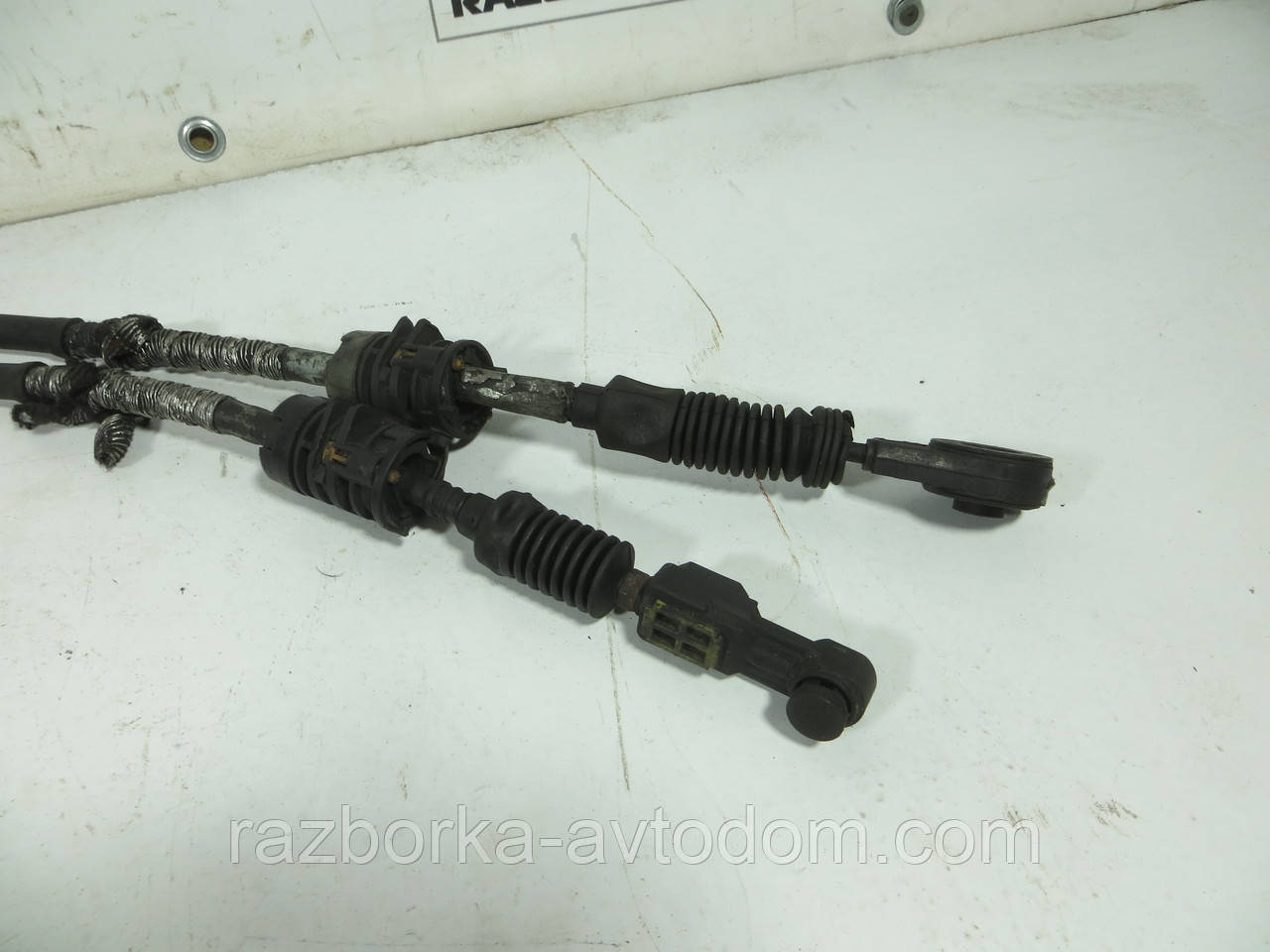 Трос перемикання КПП FORD CONNECT (2002-2013) Дефект ОЕ: 1208559 OE BT1R7E395AB