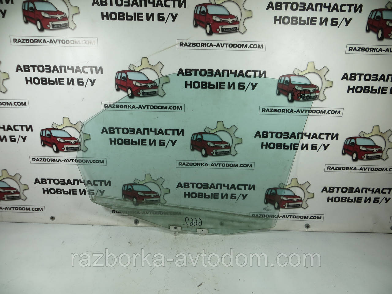 Скло дверей переднє праве MERCEDES-BENZ Vito W638 (1996-2003) ОЕ: A6387200220 OE A6387200420