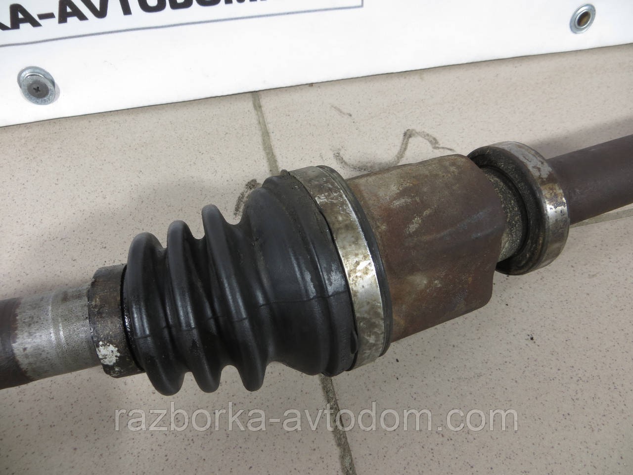 Піввісь права Renault Kangoo (08-13) 1.5dCi 8201235167