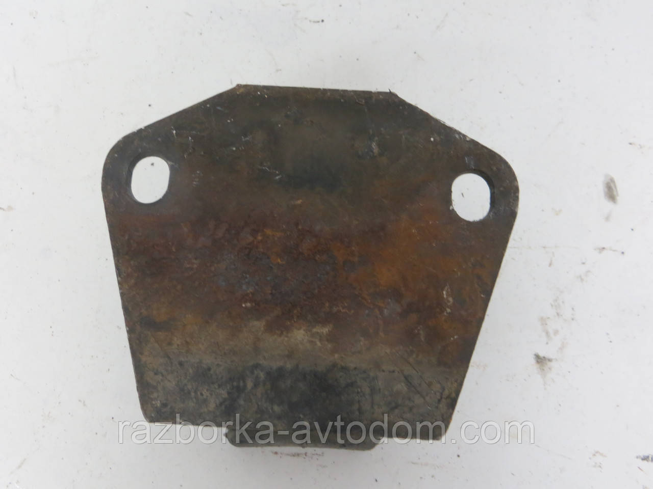 Опора (подушка) двигуна передня ліва/права Mitsubishi Pajero Sport 1 (1997-2009) OE:MR210867