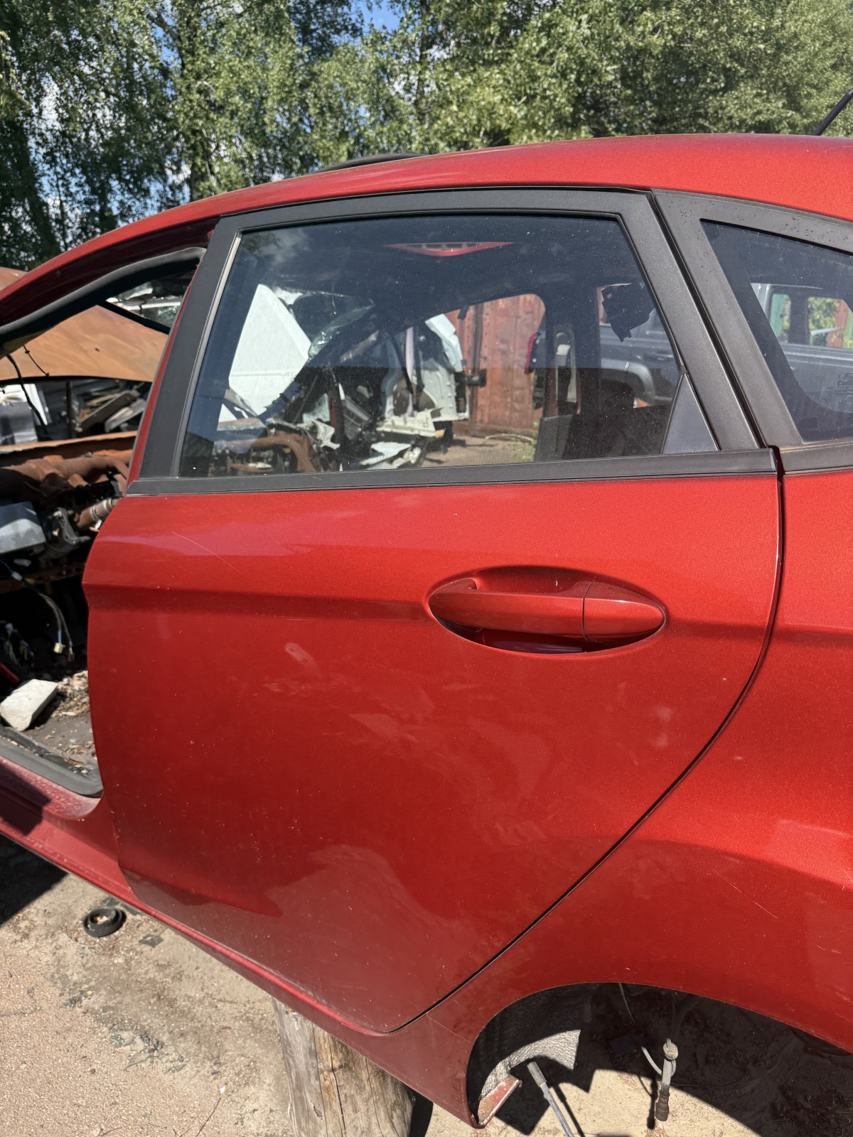 Двері Ford Fiesta 6