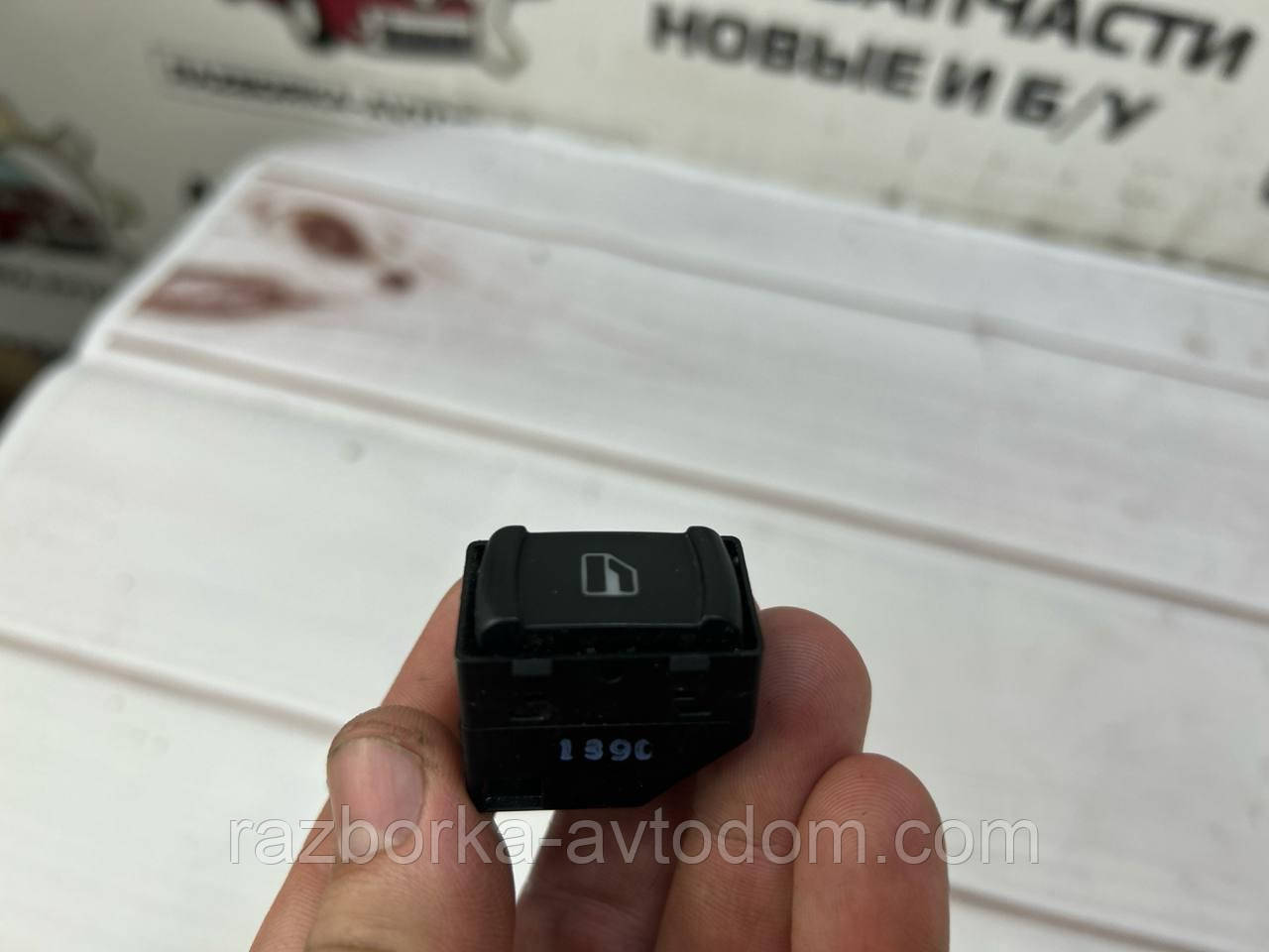 Кнопка склопідіймача VW Passat B5 (96-05), Golf 4 OE:1j0959855