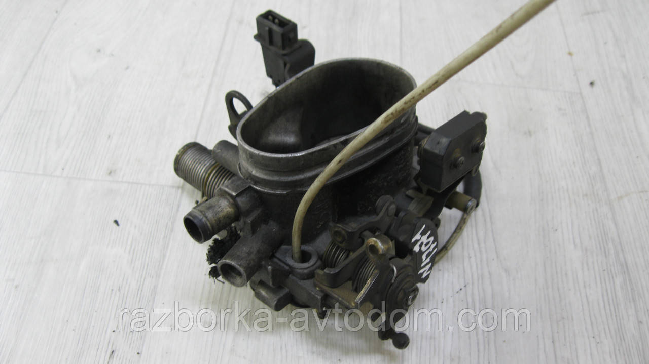Дросельна заслінка VW Passat B3 (1988-1993) 1.8 OE: 037133063T