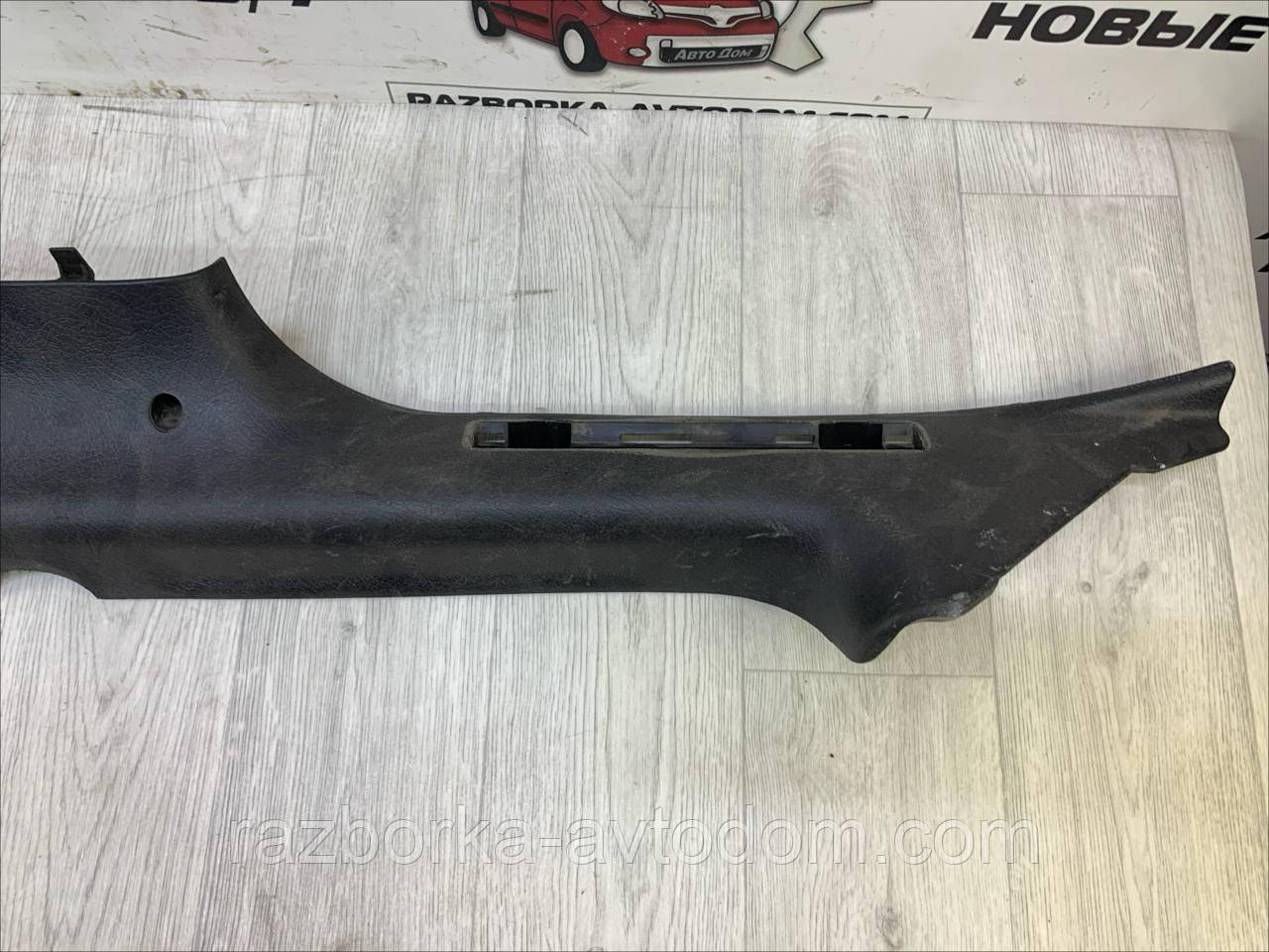 Накладка порога внутрішня права Opel Omega B 2.0i (1994-1999) OE: 90379416