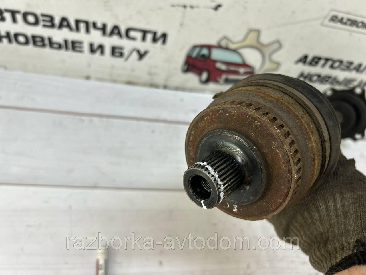 Привод, напівось передня ліва (з ABS) 1,9TD VW Passat B5 (96-05), Audi A4 B5, Skoda SuperB OE: 8D0407451FX