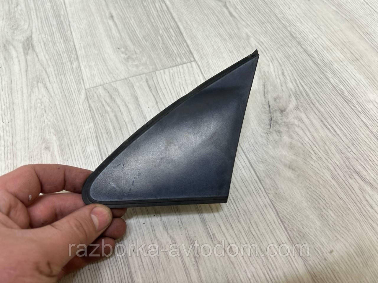 Накладка декоративна крила переднього лівого Peugeot 308 (07-13) OE:9680364380