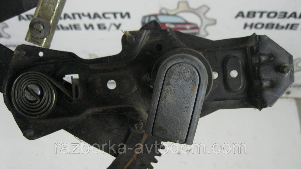 Склопідіймач передній лівий (механічний) Citroen BX (1982-1994) OE: 96024094